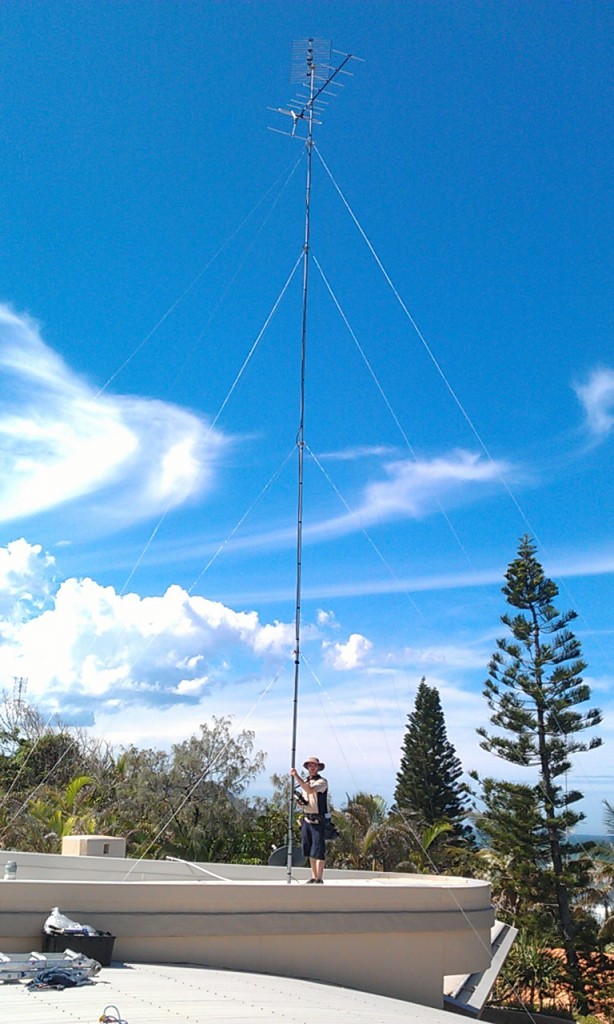 40ft Mast with a VHF and UHF TV antenna 