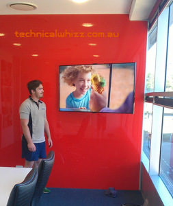 TV Wall mounted Large Swivel mount by Technical Whizz